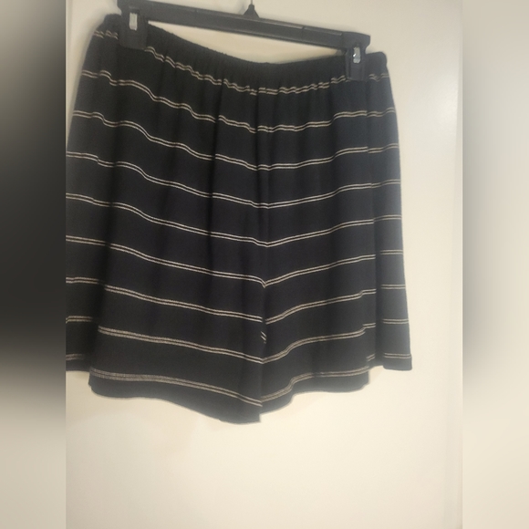 Vince Striped Shorts NWT - Picture 2 of 8